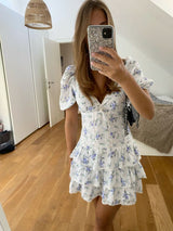 ISABELLA | ROBE COURTE FLEURIE À VOLANTS
