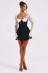GABRIELLE | ROBE À MANCHES LONGUES ÉLÉGANTE