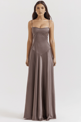VÉRA | ROBE MAXI ROMANTIQUE ET ÉLÉGANTE